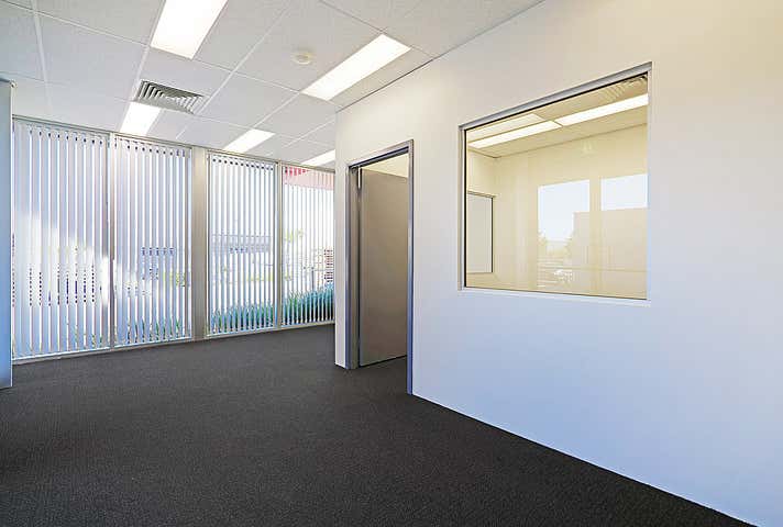 1/7 Mallaig Way Canning Vale WA 6155 - Image 12