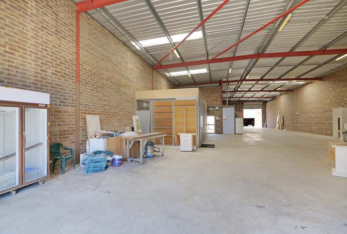 2/11 Anvil Way Welshpool WA 6106 - Image 7