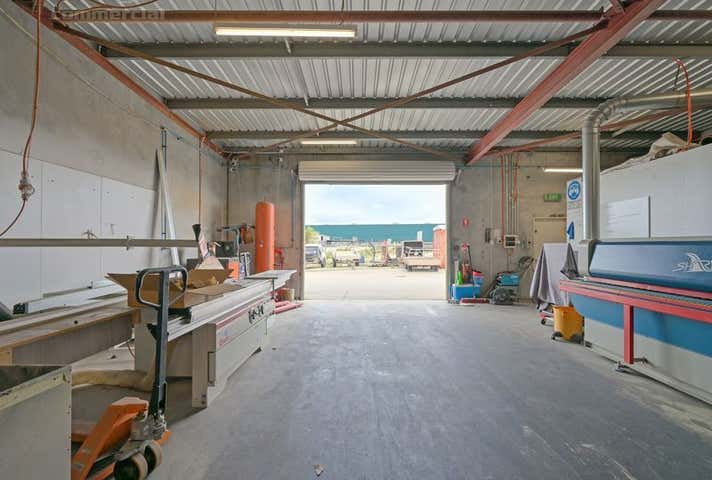 13 Helmshore Way Port Kennedy WA 6172 - Image 16