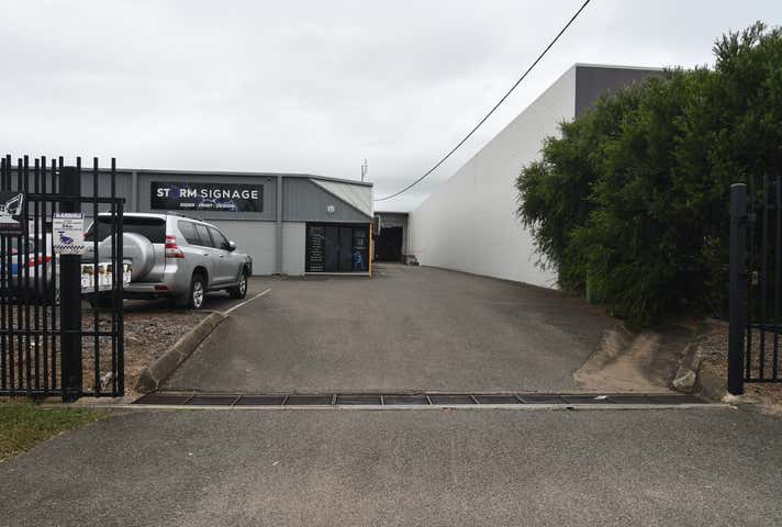 2/15 Whitehouse Street Garbutt QLD 4814 - Image 10