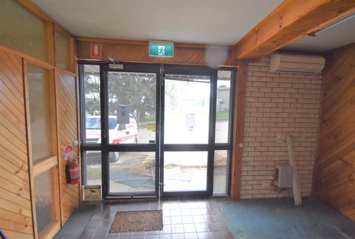 18 Hudson Crescent Lavington NSW 2641 - Image 4