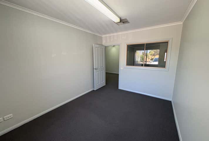 2 & 4/48 Conrad Place Lavington NSW 2641 - Image 13