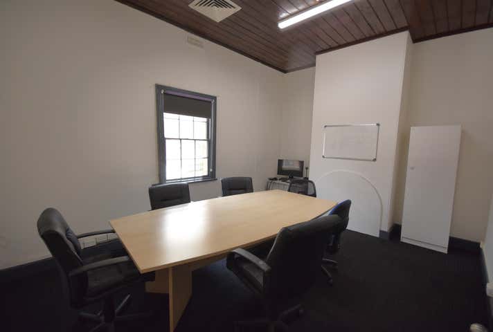 2/449B Swift Street Albury NSW 2640 - Image 6