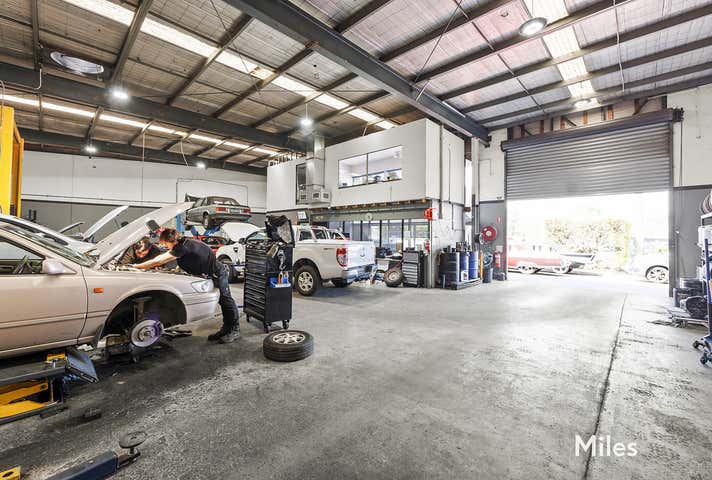 3/11 Silver Street Eltham VIC 3095 - Image 4