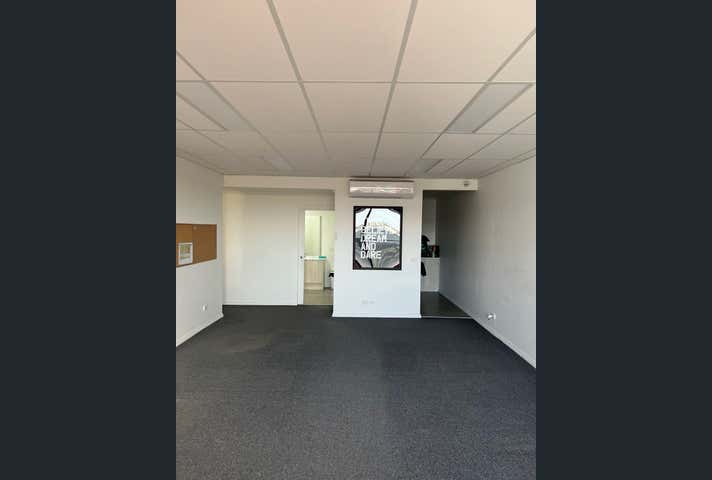Unit  1, 120 Eucumbene Drive Ravenhall VIC 3023 - Image 5
