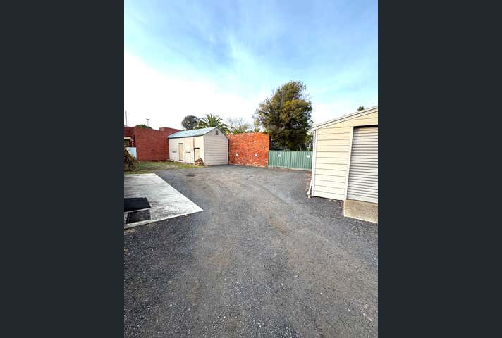 52 McIvor Rd Kennington VIC 3550 - Image 2