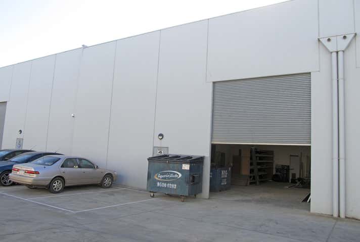 Unit 4, 29 Westwood Drive Ravenhall VIC 3023 - Image 8