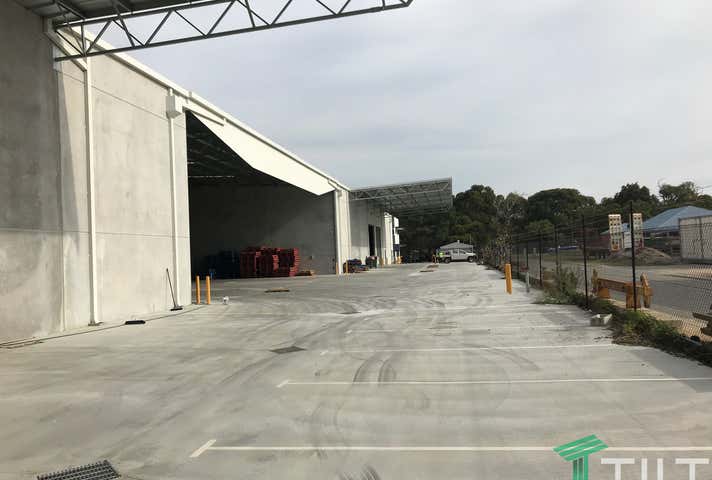 55 Nardine Close Forrestfield WA 6058 - Image 2