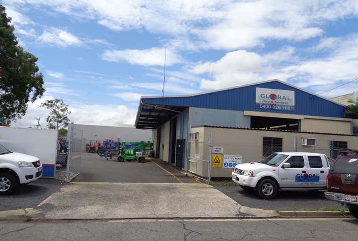 13-15 Knight Street Portsmith QLD 4870 - Image 2