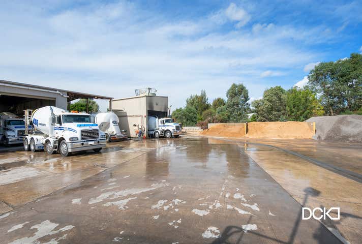 2-6 Festini Way Long Gully VIC 3550 - Image 3