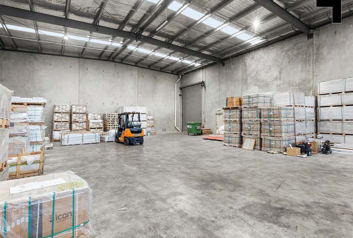 1/12 Makland Drive Derrimut VIC 3026 - Image 2