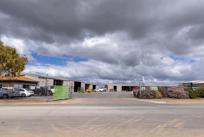 22 Fuschia Road Murray Bridge SA 5253 - Image 2