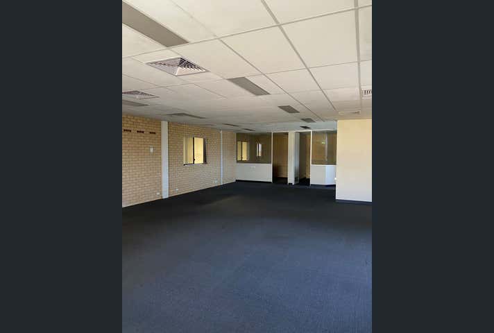 70 Kent Way Malaga WA 6090 - Image 4