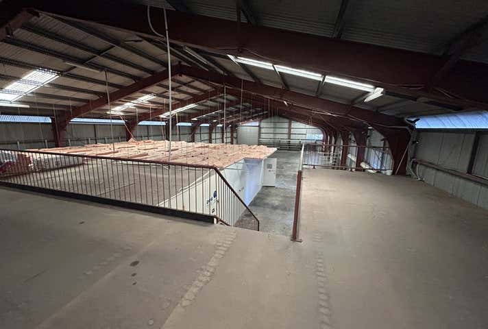 3 Booral Road Urangan QLD 4655 - Image 15