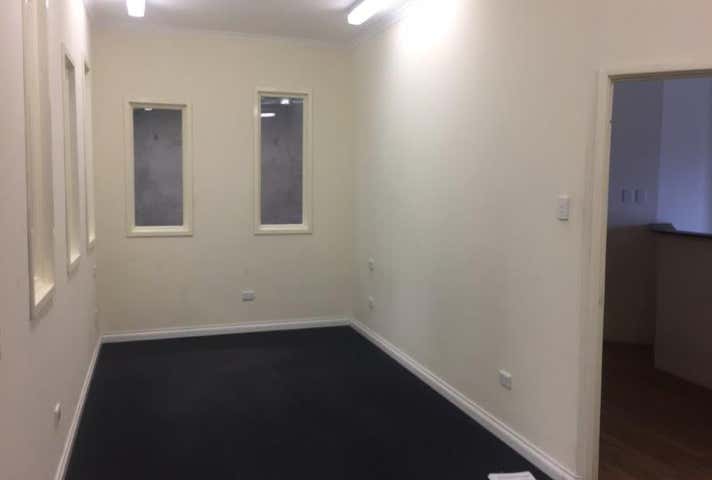 5 Whyalla Court Bibra Lake WA 6163 - Image 8