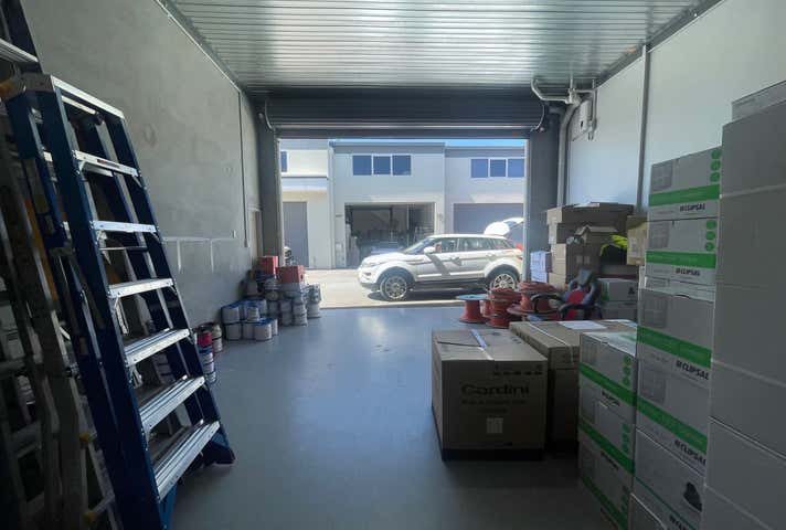 Unit 4, 19 Volcanic Loop Wangara WA 6065 - Image 6