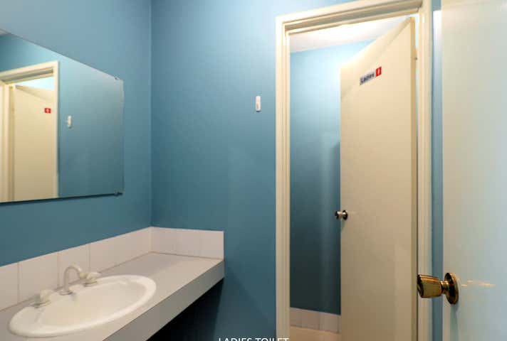 2/8 Paramount Dr Wangara WA 6065 - Image 11