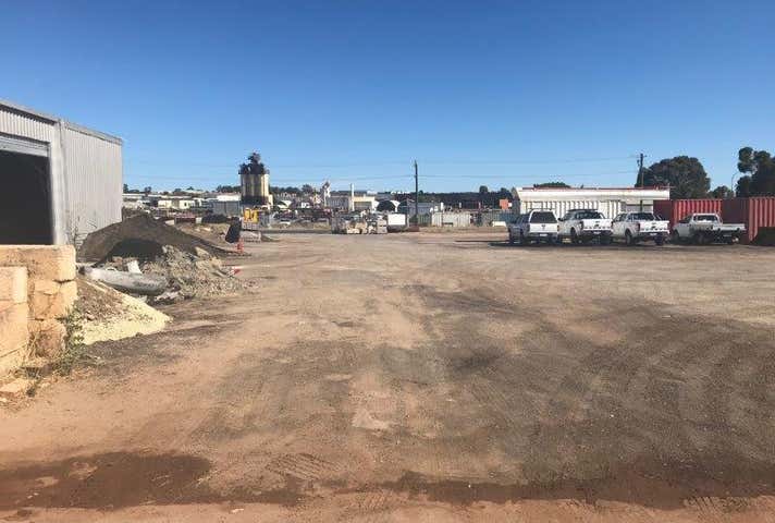 236 Gnangara Rd Landsdale WA 6065 - Image 20