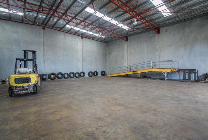 8 Mordaunt Circuit Canning Vale WA 6155 - Image 10