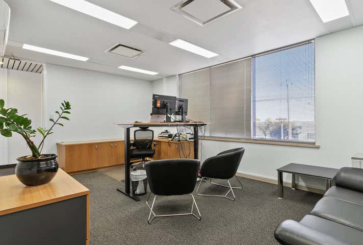 35 Peel Road O'Connor WA 6163 - Image 16