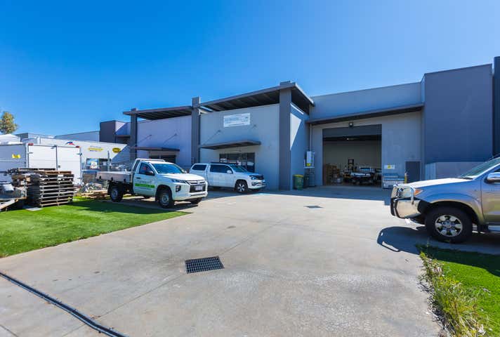 2/10 Bushland Ridge Bibra Lake WA 6163 - Image 2