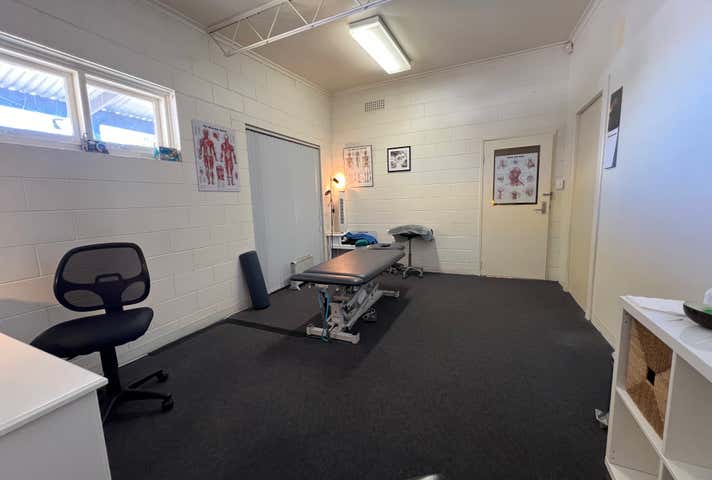 30A Beach Road Christies Beach SA 5165 - Image 8