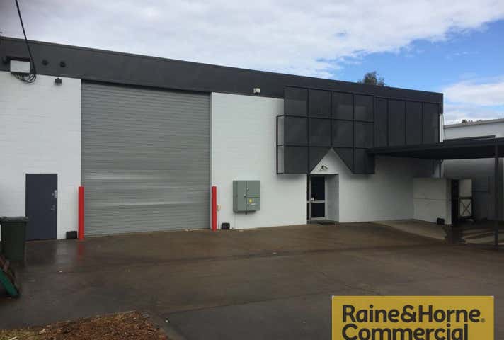 38 Walker Street Tennyson QLD 4105 - Image 1