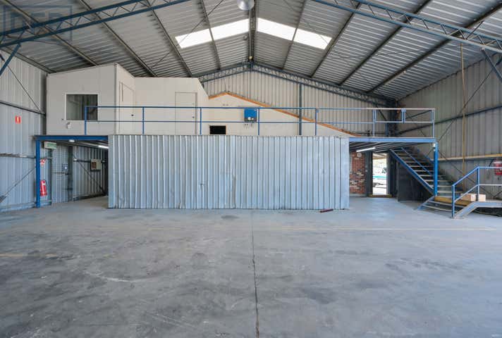 11 Winchester Road Bibra Lake WA 6163 - Image 18