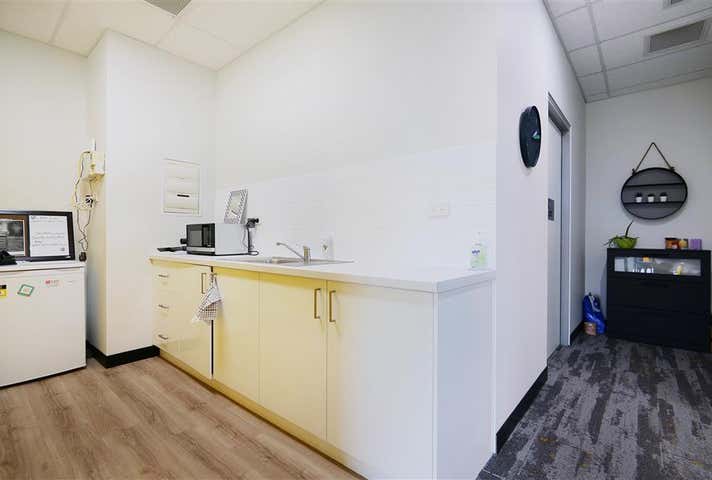 2/2 Points Way Cockburn Central WA 6164 - Image 20