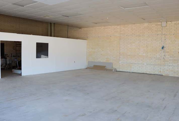 25 Dellamarta Rd Wangara WA 6065 - Image 2