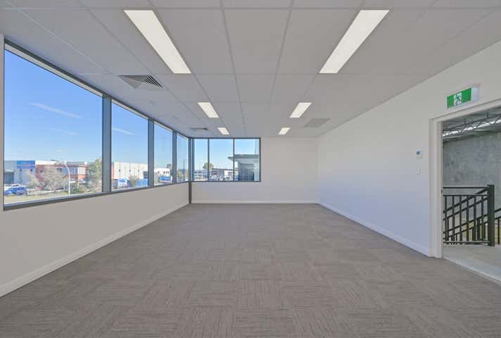 8 Oban Link Canning Vale WA 6155 - Image 12