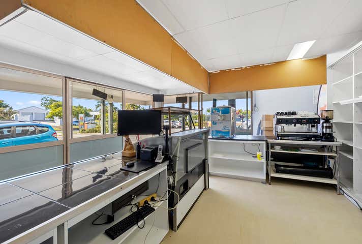 6 & 7, 130 Beerburrum Street Aroona QLD 4551 - Image 2