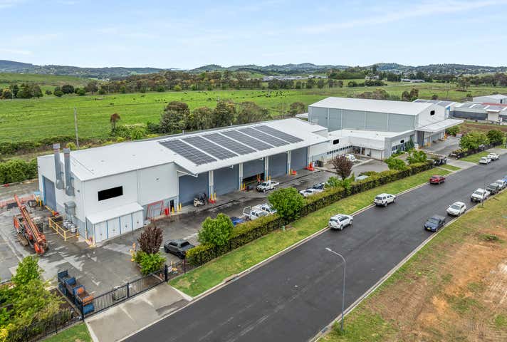 28 Strathgrove Way Orange NSW 2800 - Image 2