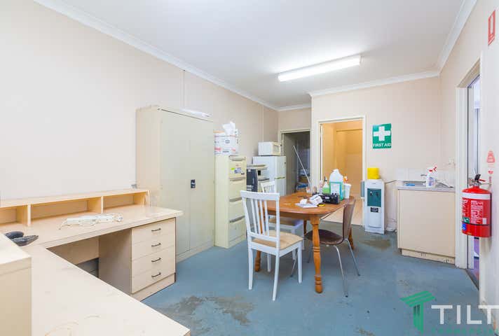 1/16 Kalmia Road Bibra Lake WA 6163 - Image 8