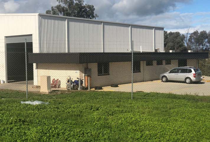 18 Hudson Crescent Lavington NSW 2641 - Image 11