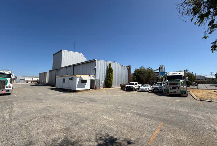 7 Coulson Way Canning Vale, 7 Coulson Way Canning Vale WA 6155 - Image 4