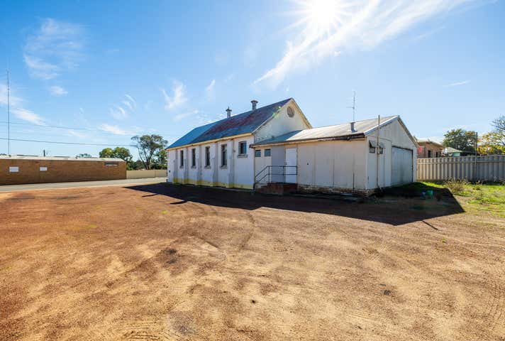 47 Wellington Street East Northam WA 6401 - Image 16