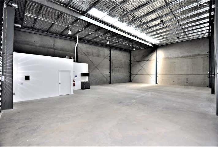 13a Roanoak crt East Bendigo VIC 3550 - Image 2