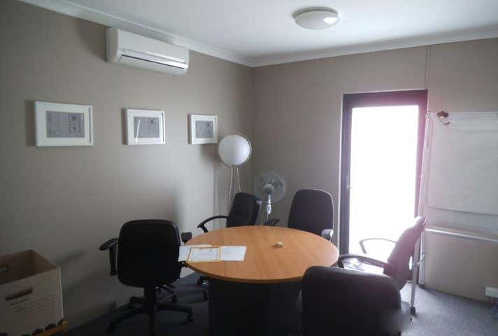 Unit 4, 14 Uppill Pl Wangara WA 6065 - Image 12