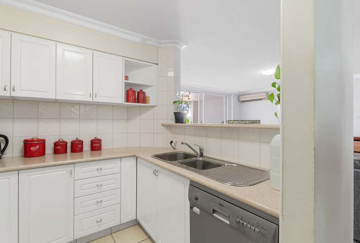 2/4-6 Northcliffe Terrace Surfers Paradise QLD 4217 - Image 9