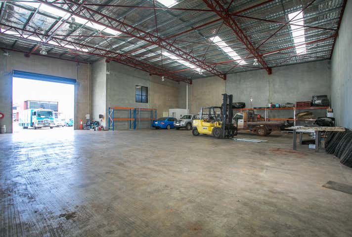 8 Mordaunt Circuit Canning Vale WA 6155 - Image 12