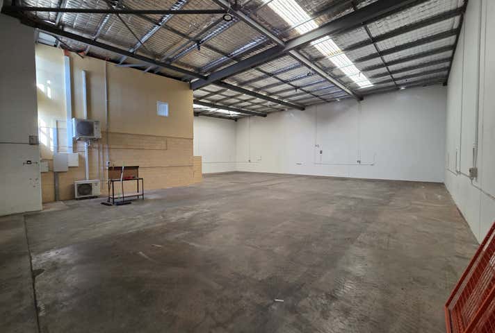 7/2 Tulloch Way Canning Vale WA 6155 - Image 9