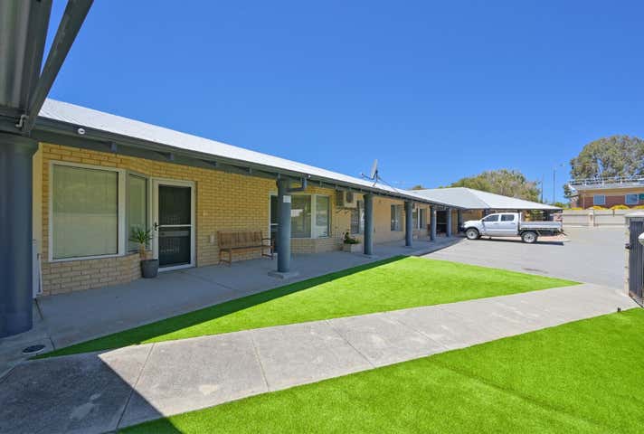 3 Glenelg Place Connolly WA 6027 - Image 9