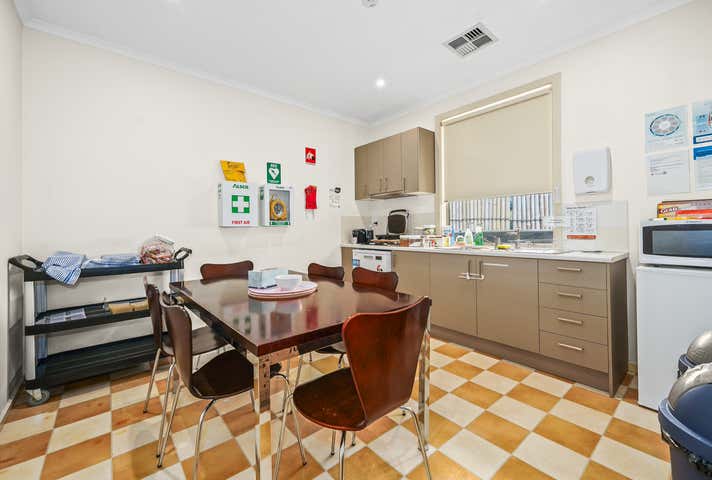 57 Fairholme Boulevard Berwick VIC 3806 - Image 9