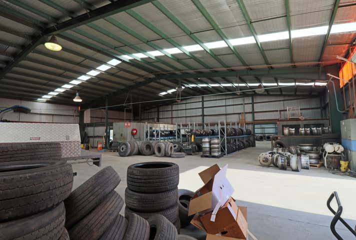 34 Catherine Crescent, 34 Catherine Crescent Lavington NSW 2641 - Image 8