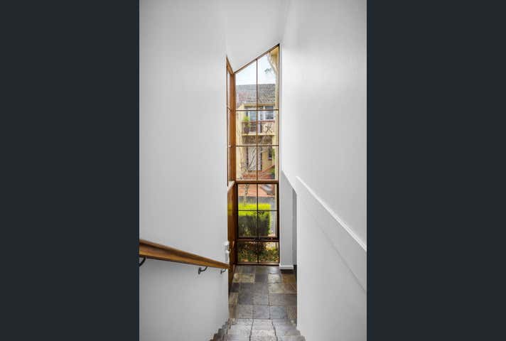 33 Murray Crescent, 2/33 Murray Crescent Griffith ACT 2603 - Image 2