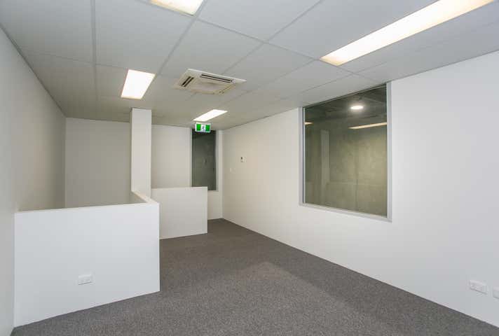 Unit 3, 17 Caloundra Rd Clarkson WA 6030 - Image 5