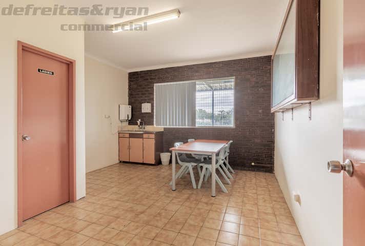 33 Buckley Street Cockburn Central WA 6164 - Image 16