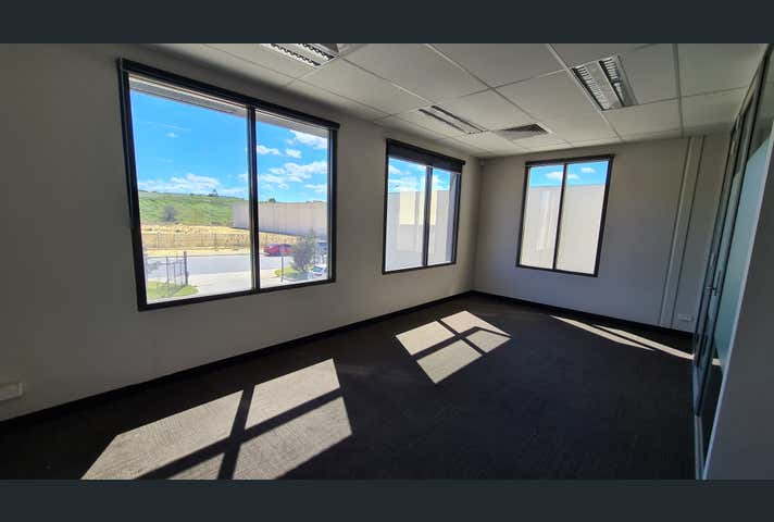 2/18 Distinction Rd Wangara WA 6065 - Image 9