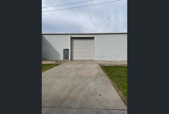 2/30 Mint Street Wodonga VIC 3690 - Image 4